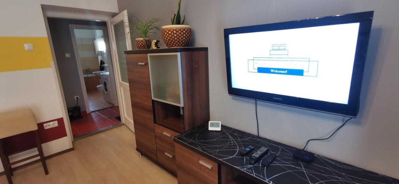 Smart Business Apartman 米什科尔茨 外观 照片