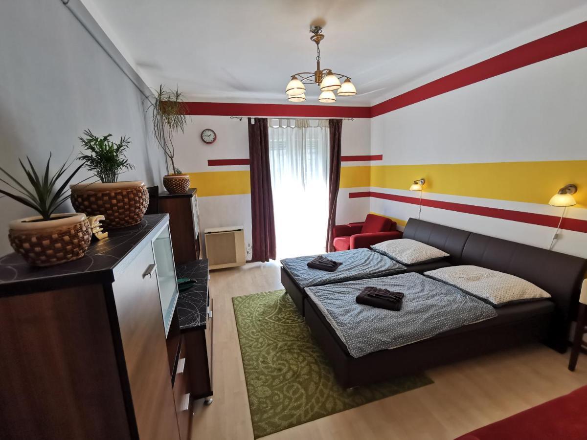 Smart Business Apartman 米什科尔茨 外观 照片
