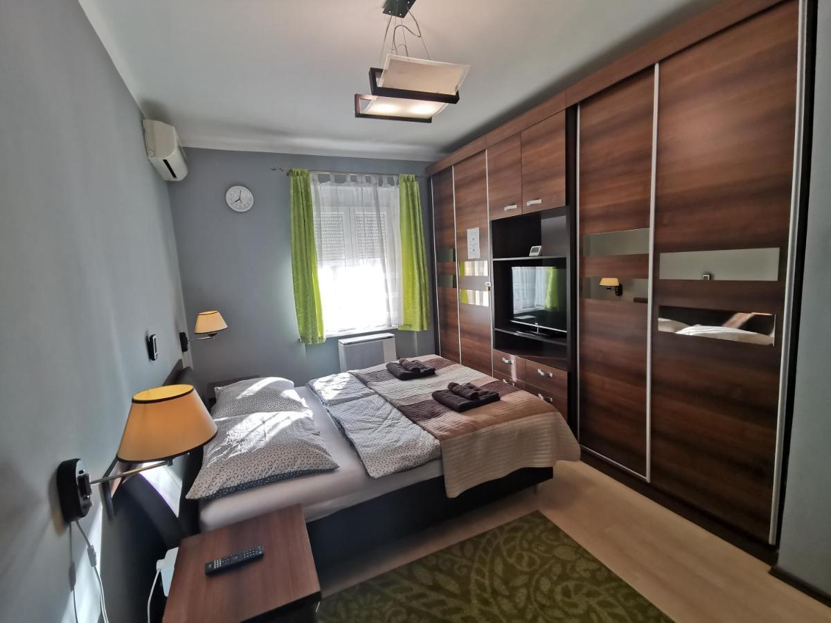 Smart Business Apartman 米什科尔茨 外观 照片